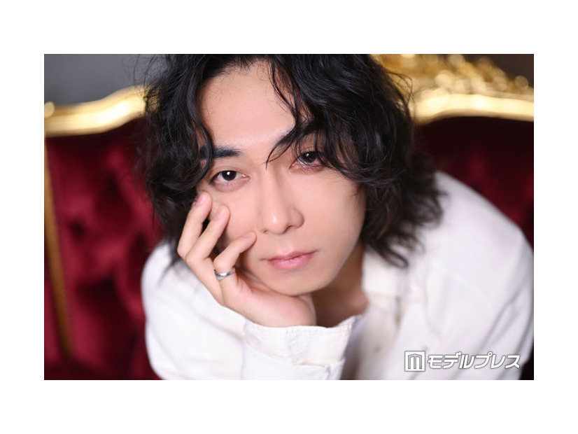 モデルプレスのインタビューに応じた渋谷謙人（C）モデルプレス