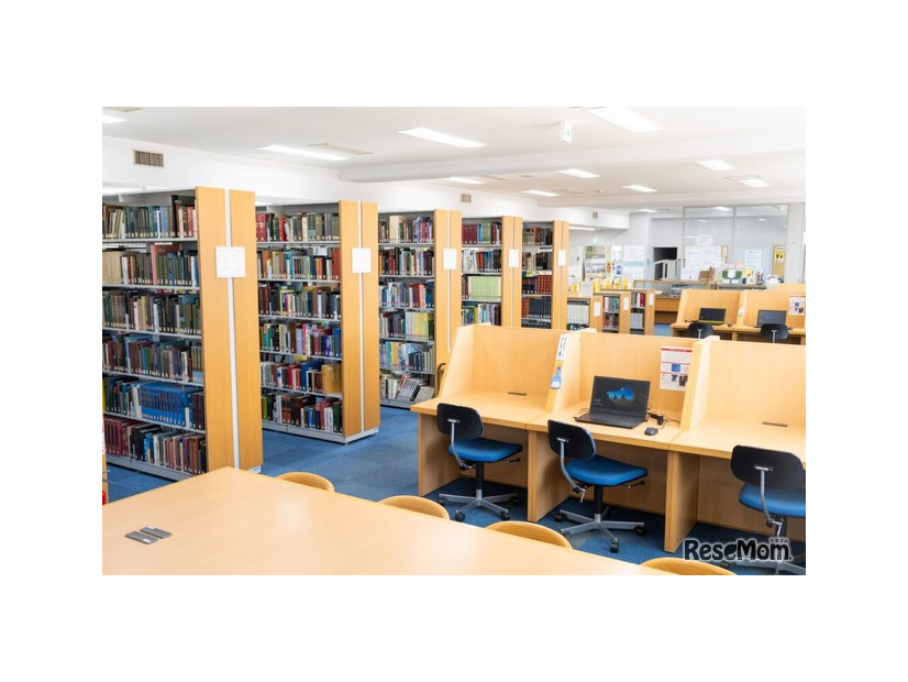 聖学院大学総合図書館