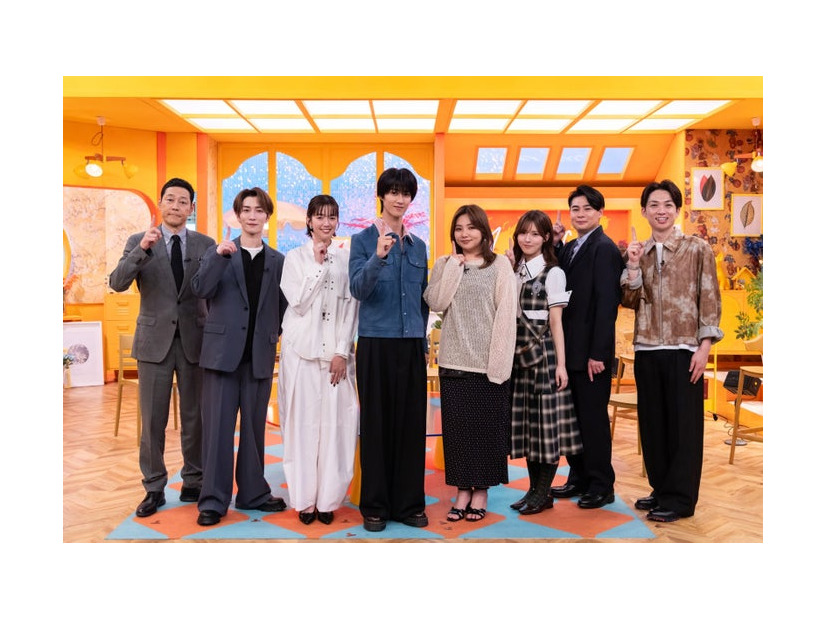 （左から）東野幸治、渡辺翔太、佐藤栞里、曽野舜太、野呂佳代、中嶋優月、吉村崇、河井ゆずる(C)フジテレビ