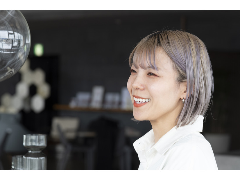 無限にある白という色から探しに探して「これだ」と決めたその白の正体。「伝わらないかもしれなくても」形に込めた願い【RizMoを作った12人】