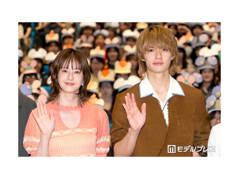 「君の好きは無敵」制作発表会見に出席した松本若菜、佐野勇斗（C）モデルプレス