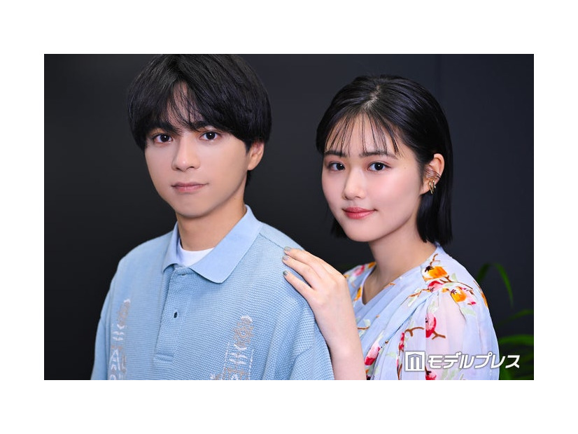 インタビューに応じた佐藤勝利、原菜乃華（C）モデルプレス