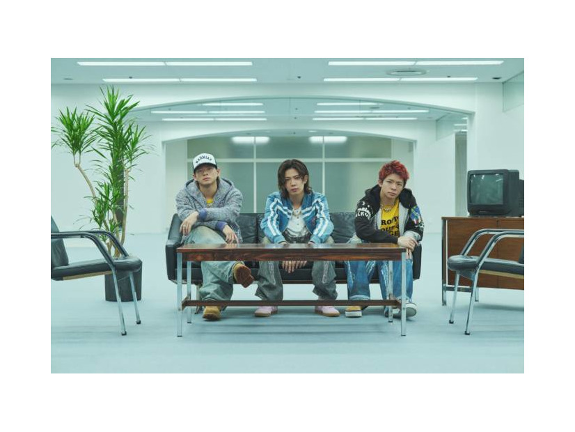 Number_i、神宮寺勇太プロデュースの新曲「BUGS LIFE」リリース。“バグ”が詰まったMVには「中毒性がたまらない！」の声