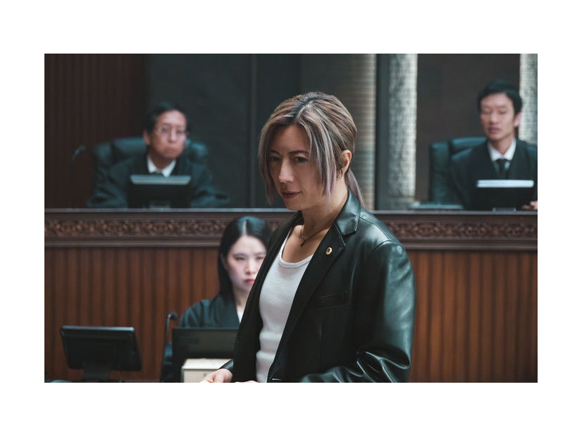 GACKTら「ブラックトリック～裁きを操る弁護人～」（C）フジテレビ