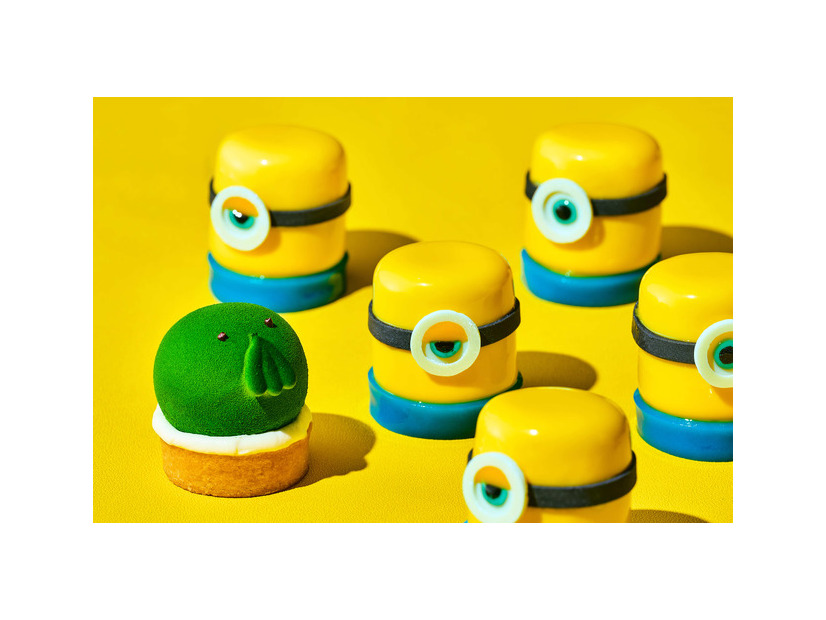 「いたずらミニオンのバナナケーキ」「禁断のグリーンモンスターケーキ」（品川プリンスホテル）