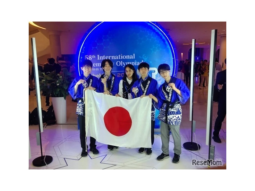 第58回国際化学オリンピック ウズベキスタン大会日本代表全員が銀メダル獲得