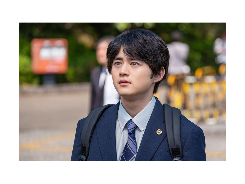 鈴鹿央士（C）「リーガルビート –逆転の法廷–」第1話