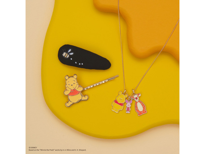 ヘアピンセット 2,750円、ネックレス 2,200円