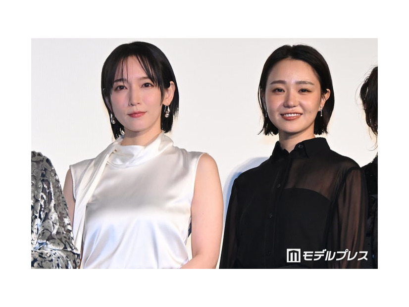 「シャドウワーク」完成披露上映会に出席した吉岡里帆、奈緒（C）モデルプレス