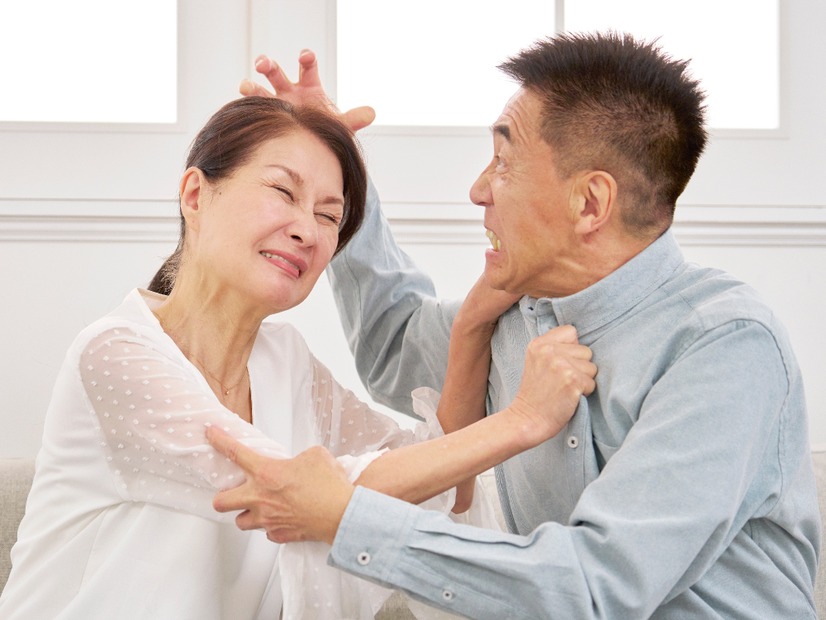 不倫した側から離婚請求できる？浮気されたのに離婚できない？裁判所で理由として認められる「意外なルール」