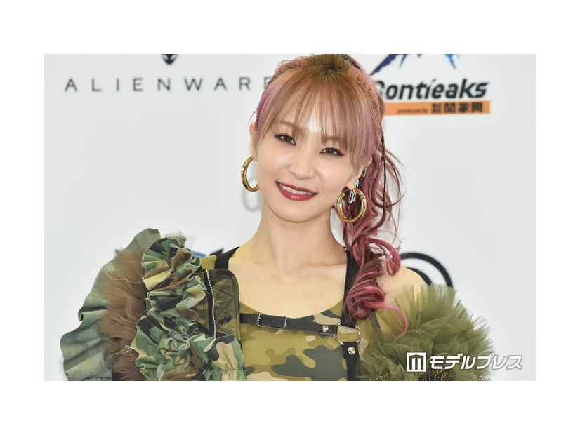 LiSA（C）モデルプレス