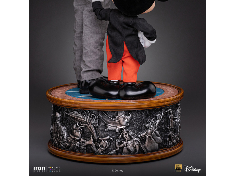 「デラックス・レガシーレプリカ・シリーズ」1/4スケール　ウォルト・ディズニー＆ミッキーマウス／260,000円 (税込)
