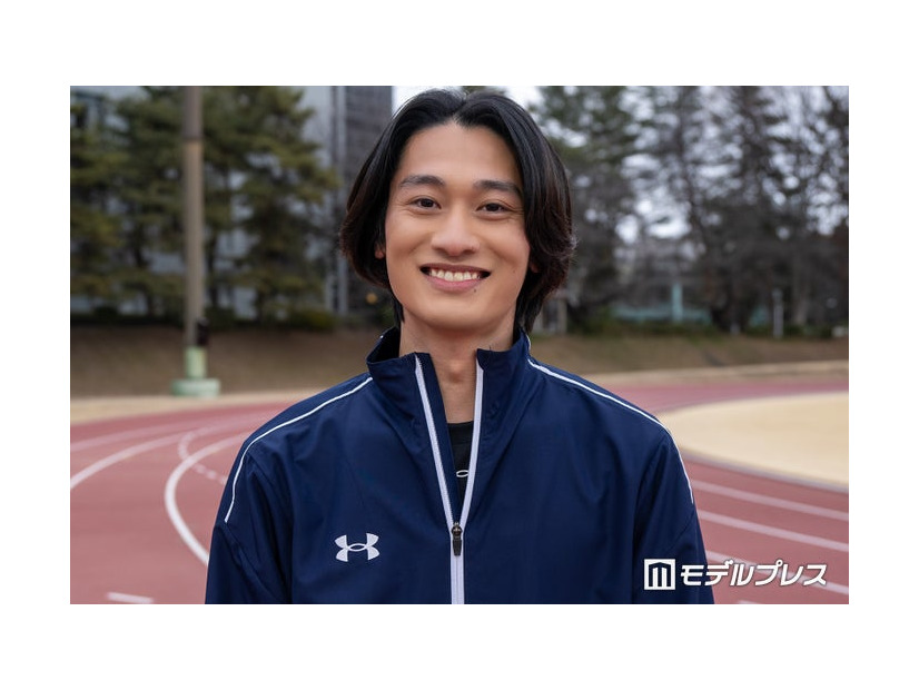 インタビューに応じた浅野竣哉（C）モデルプレス