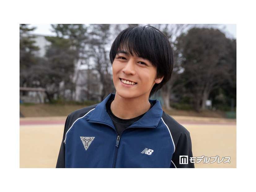 インタビューに応じた齋藤璃佑（C）モデルプレス