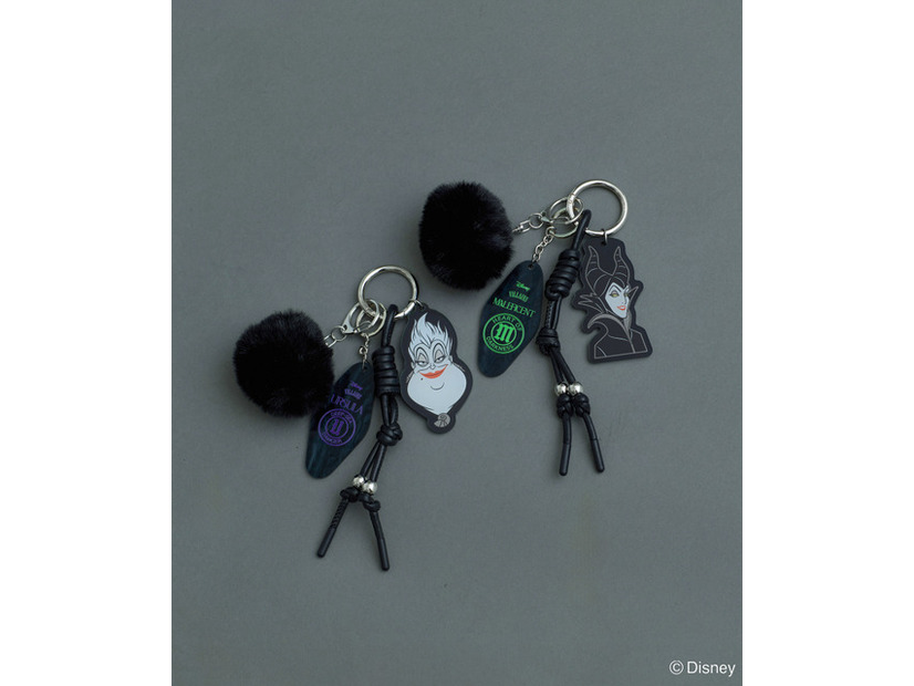 ヴィランズ/ファー付きアクリルチャームカラー：A/B　価格：￥2,990