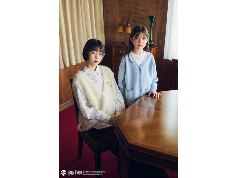 【Harry Potter x GLOBAL WORK】乾きやすいプリントスウェット 4,990円（税込）／ジャガードVカーディガン 5,990円（税込）