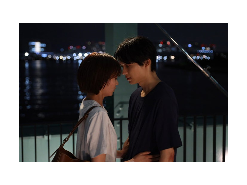 岡崎紗絵、松村北斗「告白－25年目の秘密－」第8話（C）日本テレビ