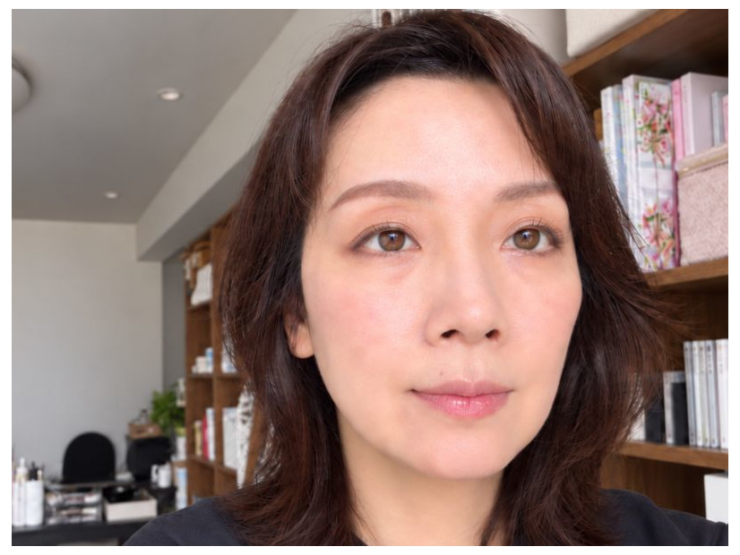 【40・50代】長井かおりさんの「ブラシを濡らす」アイメイク技がすごすぎ！「盛らずに」目元が若返るテク