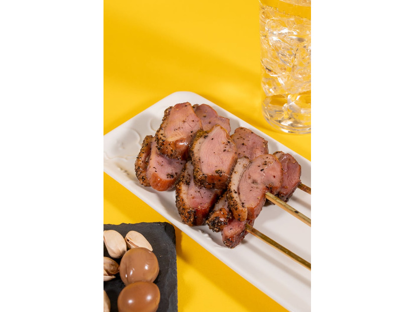 「燻製あい鴨ロース串」（提供画像）