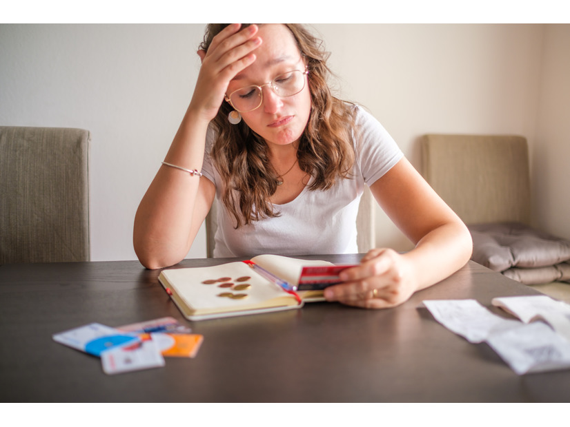 なぜ貯金が貯まらない？独身40代、A子さんの場合はリボ払いで買い物を……