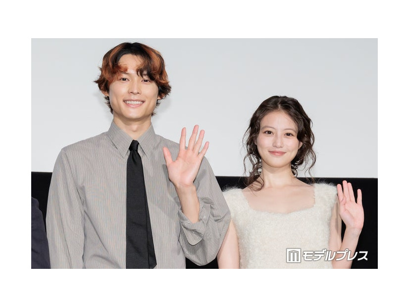 映画『白鳥とコウモリ』大ヒット御礼舞台挨拶に登場した松村北斗、今田美桜 （C）モデルプレス