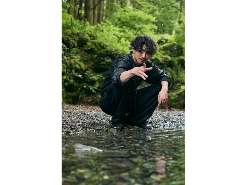 横浜流星写真集「流章」（C）KADOKAWA