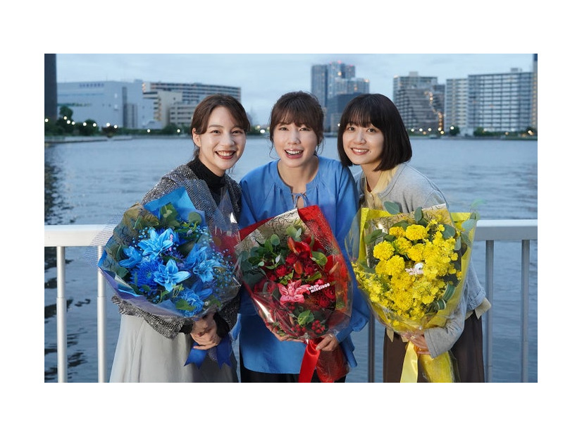 のん、仲里依紗、深川麻衣（C）フジテレビ