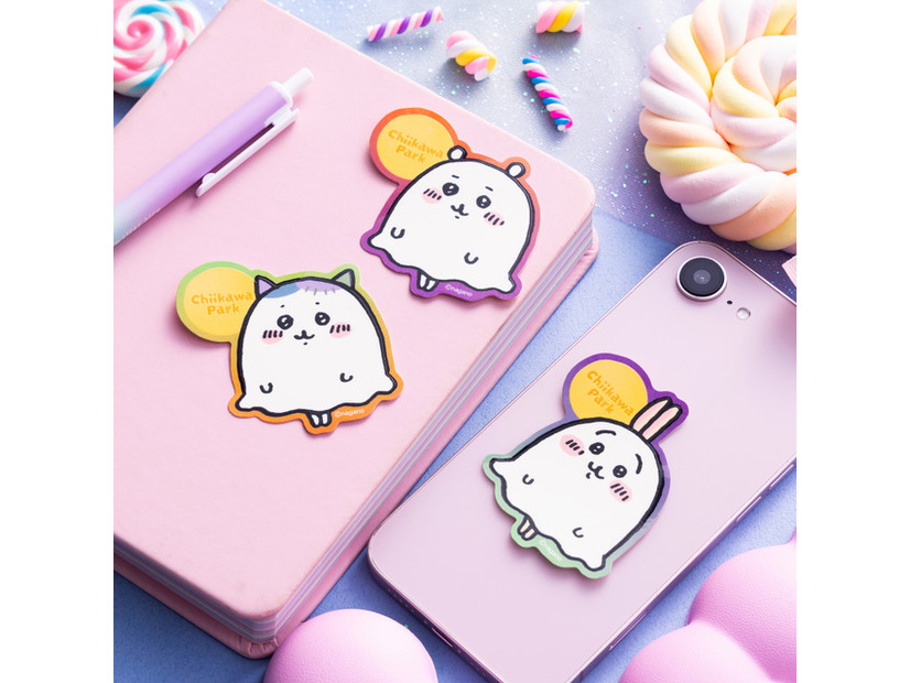 ちいかわパーク おばけなスマホに貼れるサイズの蓄光ステッカー（全3種）／各¥330（税込）／©nagano