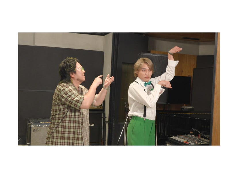 こっちのけんと、二階堂高嗣（C）blowout Music Labels