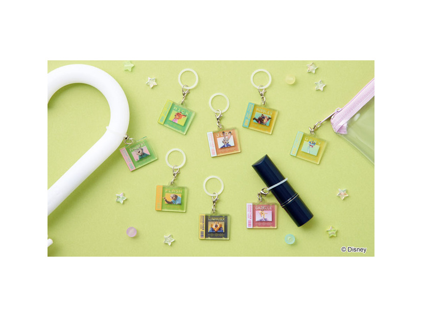 めじるしアクリルチャーム　660円© Disney