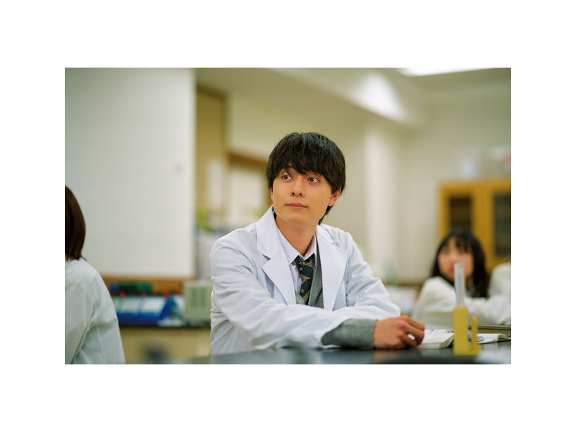 『ないものねだりの君に光の花束を』©2026『ないものねだりの君に光の花束を』製作委員会