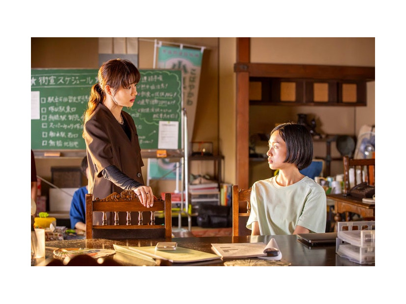 石原さとみ、河合優実（C）フジテレビ