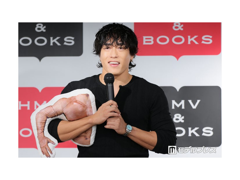 ファースト写真集『1000%』取材会に出席した中務裕太（C）モデルプレス