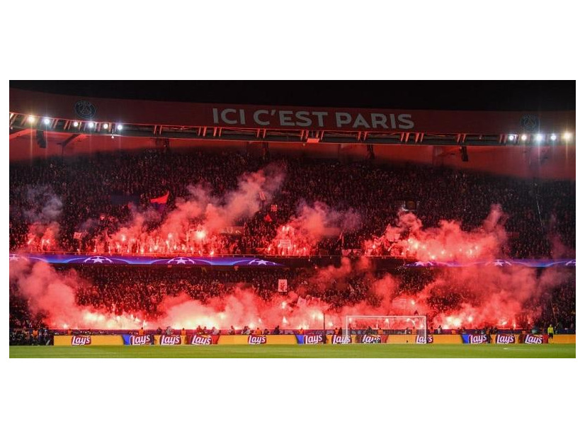 凄まじかったPSGの発炎筒、やりすぎだった…UEFAが制裁へ
