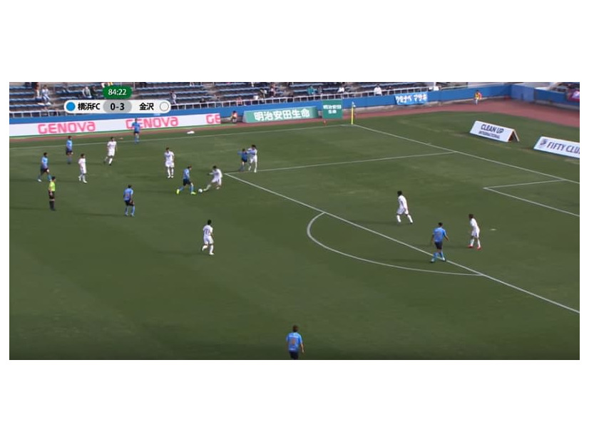 51歳の三浦知良、J2の試合で「股抜き」をキメる！