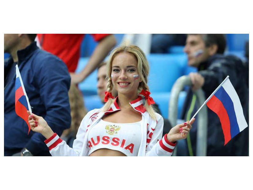 W杯ロシア戦の超セクシーファン、ガチなポルノ女優だった！名前も明らかに