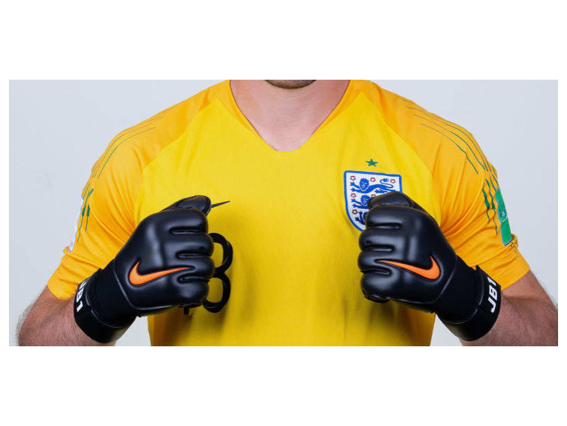 GKってW杯にGKグローブをいくつ持っていくの？代表GKが教えてくれた