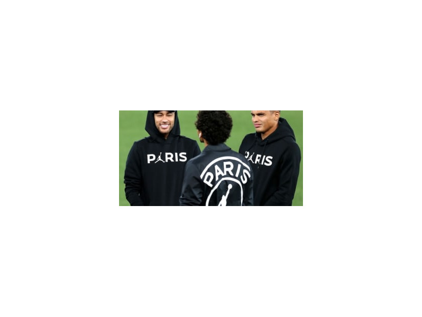 「PSG×ジョーダン」のコラボアイテム、ネイマールやエンバペらが着る！画像で見よう