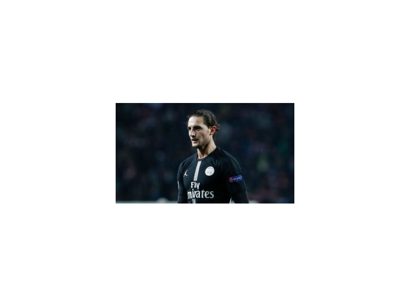 PSG、「夜遊び」発覚のラビオを一時解雇…ユナイテッド戦の最中に