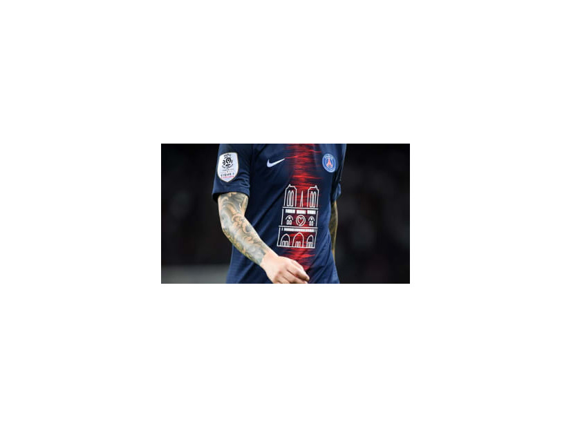 PSG、「ノートルダム大聖堂」 特別ユニフォームを着用！画像で見る