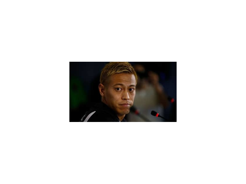 これぞ本田圭佑！練習合間の「ガチ腹筋」が大きな話題に