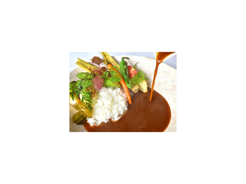 東カレテイクアウト：食べたら絶対元気になる旨味たっぷりフレンチカレーをご自宅で！