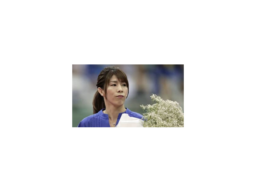 吉田沙保里、「霊長類最強女子」がサッカーボールを扱うとこうなる