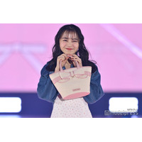 林芽亜里、花柄ワンピで春の装い ピンクの色使いが可愛い【GirlsAward 2025SS】