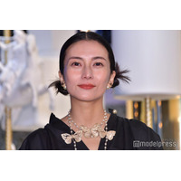 柴咲コウ、鍛え上げた肩甲骨披露 トレーニング中ショットに「ストイック」「後ろ姿も美しい」の声