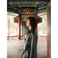 のん、黒ジャケットをクールに着こなした中国旅の思い出SHOTに反響「良き」「超キマっててカッケ～」