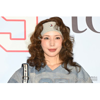 仲里依紗、YouTubeで両親顔出し 長崎の実家帰省に3姉妹も集結「仲良し家族」「登場の仕方面白い」の声