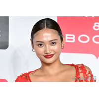 “脅威の10等身”香川沙耶、レイヤーカットの新ヘア披露「可愛すぎ」「雰囲気変わる」と反響