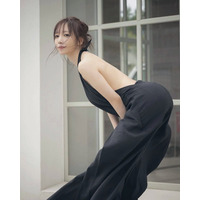 清水あいり「なにか見えたらごめんね」ミニスカで美脚大胆披露「セクシーで素敵」と反響