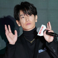 佐藤健、オンからオフまで！美麗SHOT大放出に「どの写真も素敵」「カッコいいを更新してく」の声